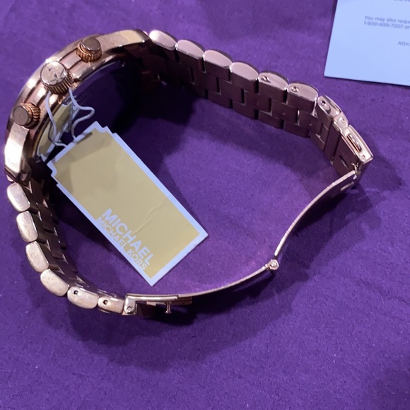 Watch 🕰 - Picture 3 of 8